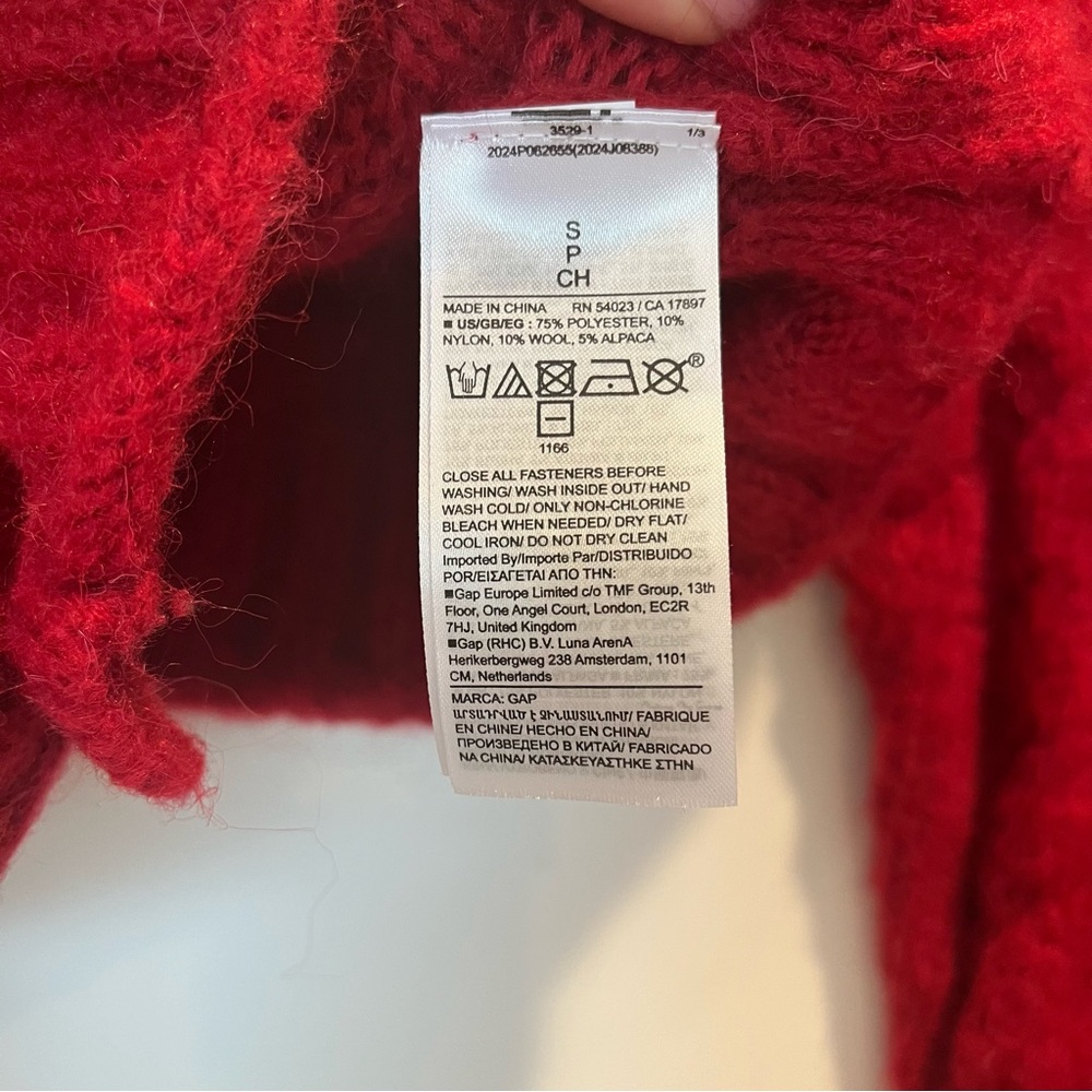 Red Cable-Knit Cropped Cardigan - GAP - Picture 7 of 9
